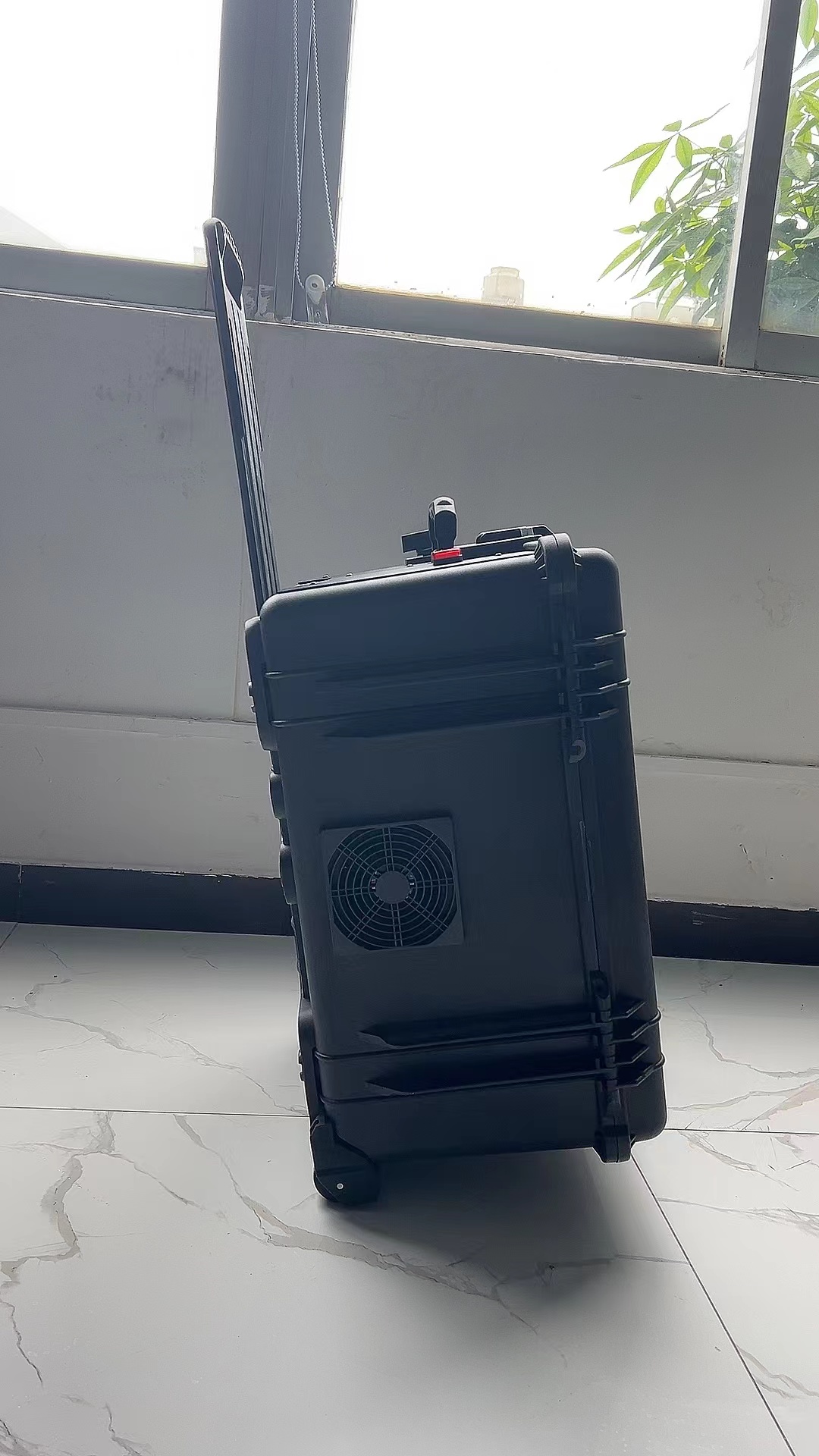 栖霞手拉箱型移动通信干扰器